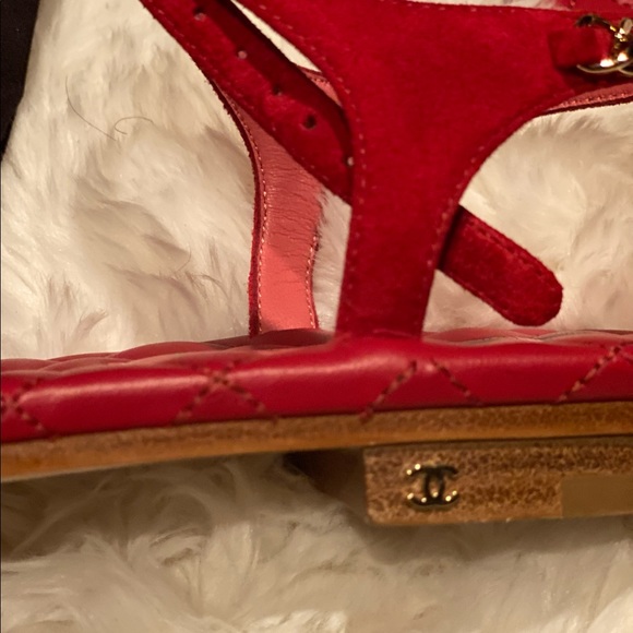 CHANEL RARE Red and Gold Sandals - Picture 6 of 11